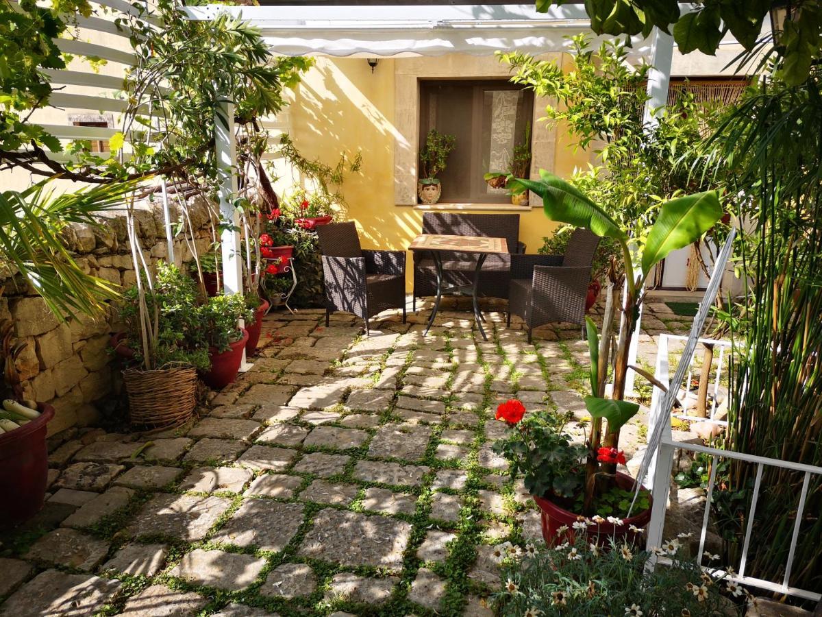 Il Giardino Dei Sospiri Villa Ragusa Exterior photo